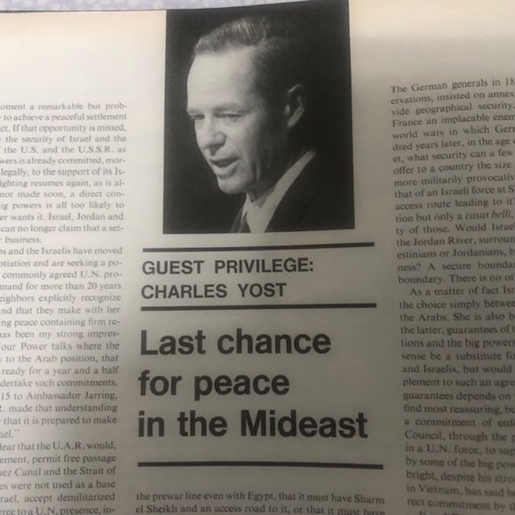 Vintage Life Mag. April 1971 - Hoover -FBI Advertisi-Vietnam-Exotics- John Deere - Picture 5 of 14